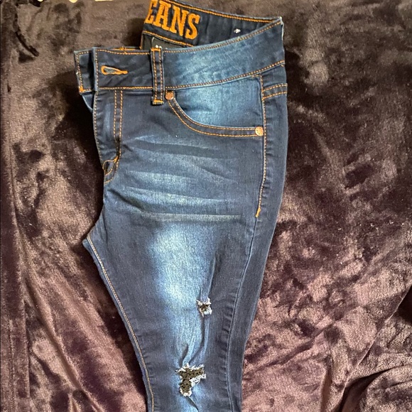 VIP Jeans - Picture 1 of 5